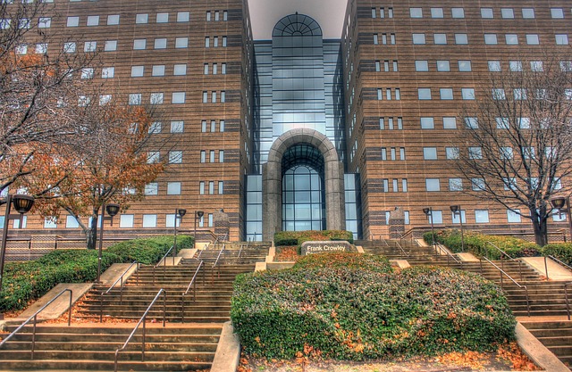 Dallas, Steel building